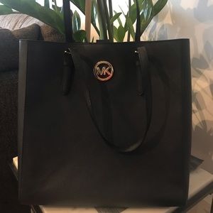 Michael Kors tote